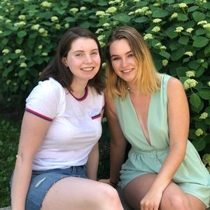 Meet your Posher, Caitlin